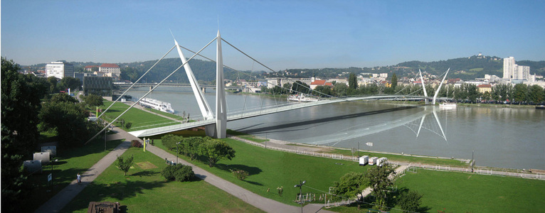Donausteg - Brücke über die Donau
